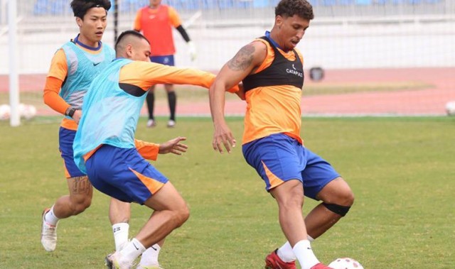 足球直播在线观看无插件-泰山B队冲甲文旅能养活两支球队？铁人欲打破争冠格局 轻敌必自毙