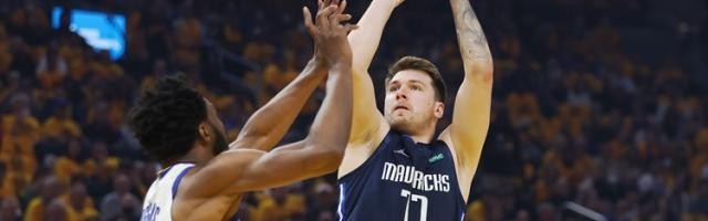 足球直播-飚中21记三分的独行侠 还是死在了三分线上